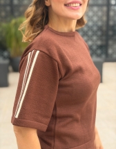 CONJUNTO URBAN EM TRICÔ – BLUSA E BERMUDA - Marrom